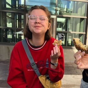 Meet your Posher, Tia